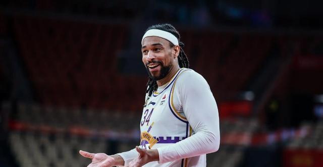 第一场, 肯塔基传奇, 际篮球明星 第一场, 肯塔基传奇, 际篮球明星